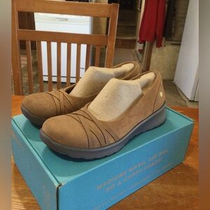 BZEES 1” wedge flats